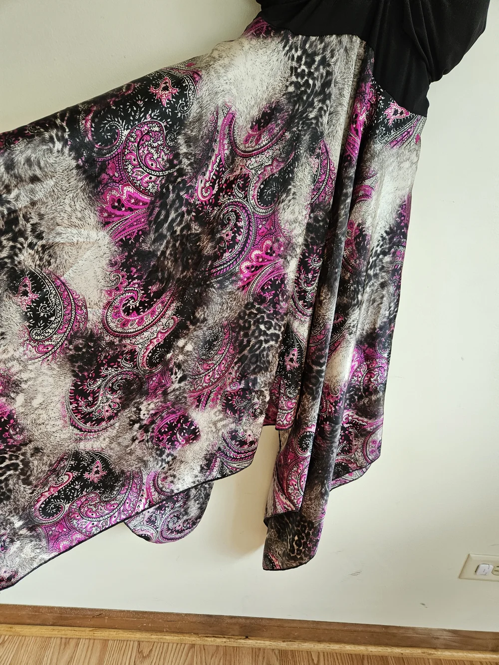 Black & Pink Paisley Asymmetrical Handkerchief Hem Dress - Picture 13 of 14